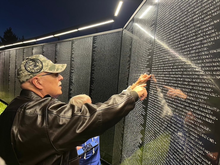 Mark Lederer and Beth Marcus Wall That Heals 101625 Griffin Jones photo