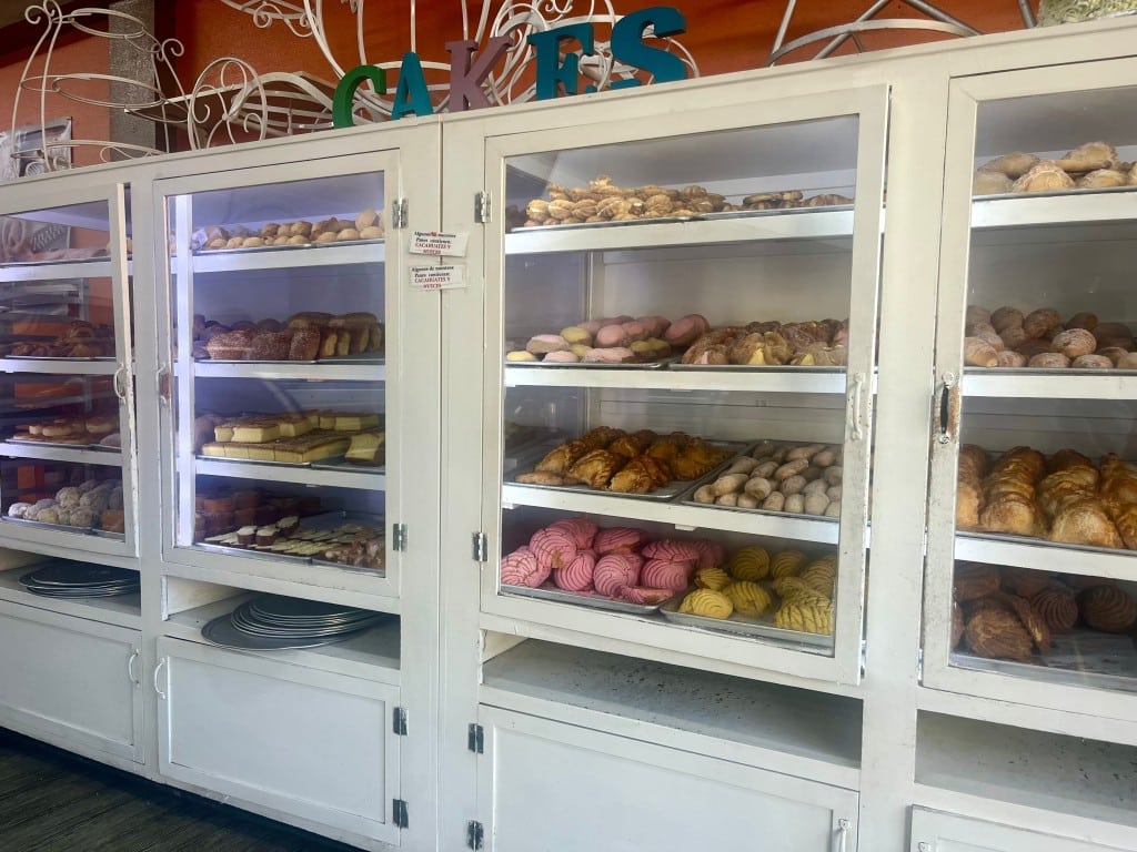 racks of pan dulce